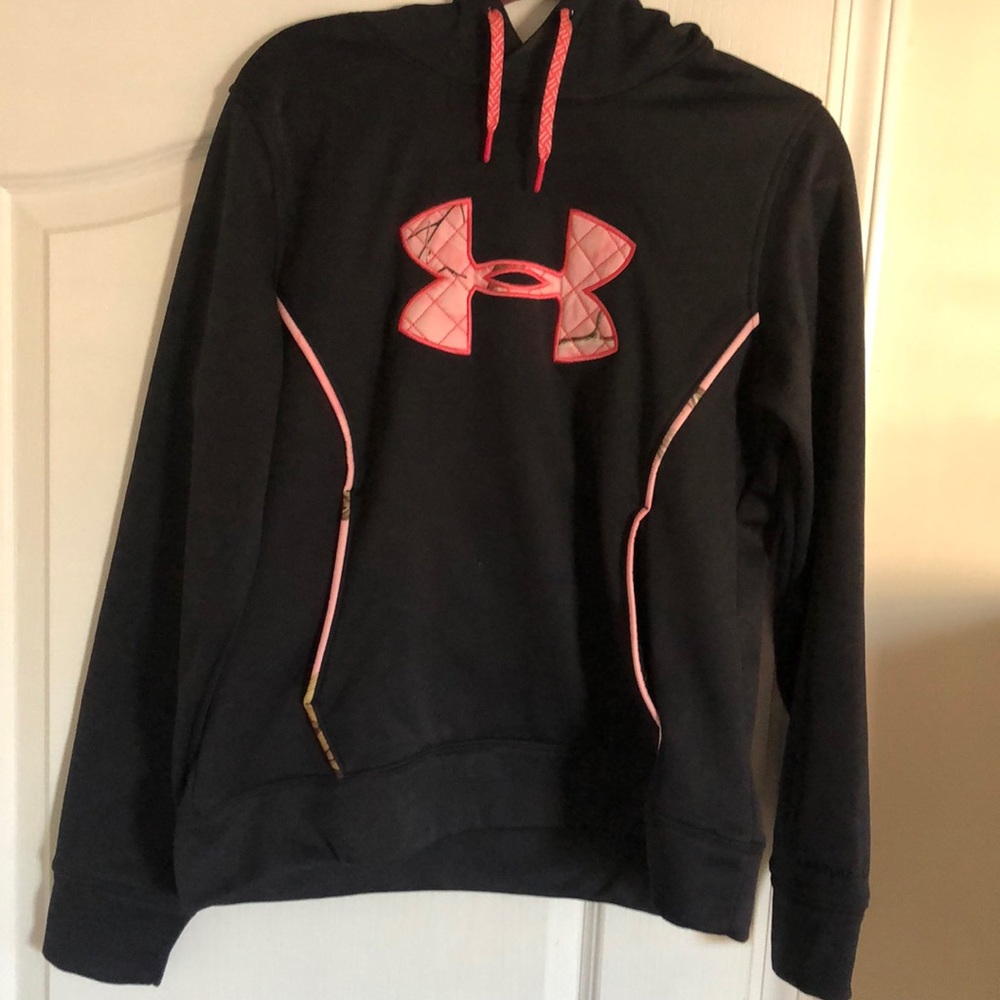 Black/camouflage/pink UA sweatshirt. Size large